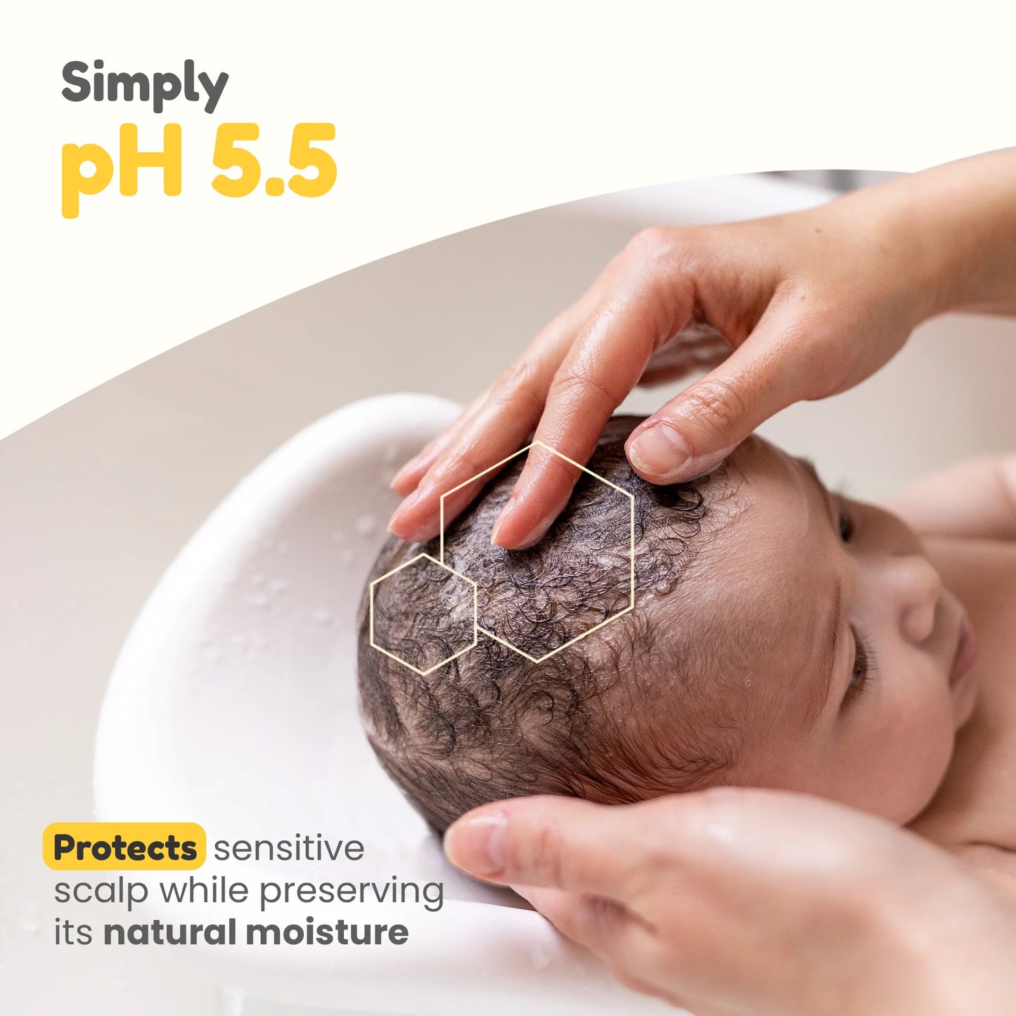 with pH 5.5 simply unscented baby shampoo protects sensitive scalp while preserving its natural moisture